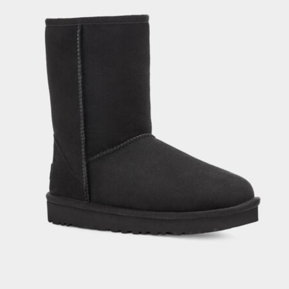 UGG Classic Short II